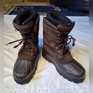 LaCrosse Serious Footwear Thinsulate winter boots. Womens size 11 (Mens size 9)
